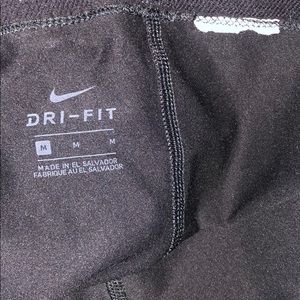 Nike Pants - Nike Dri-Fit Crop Leggings Nike Pants - Nike Dri-Fit Crop Leggings
